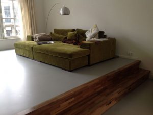 grijze pu-gietvloer woonkamer modern